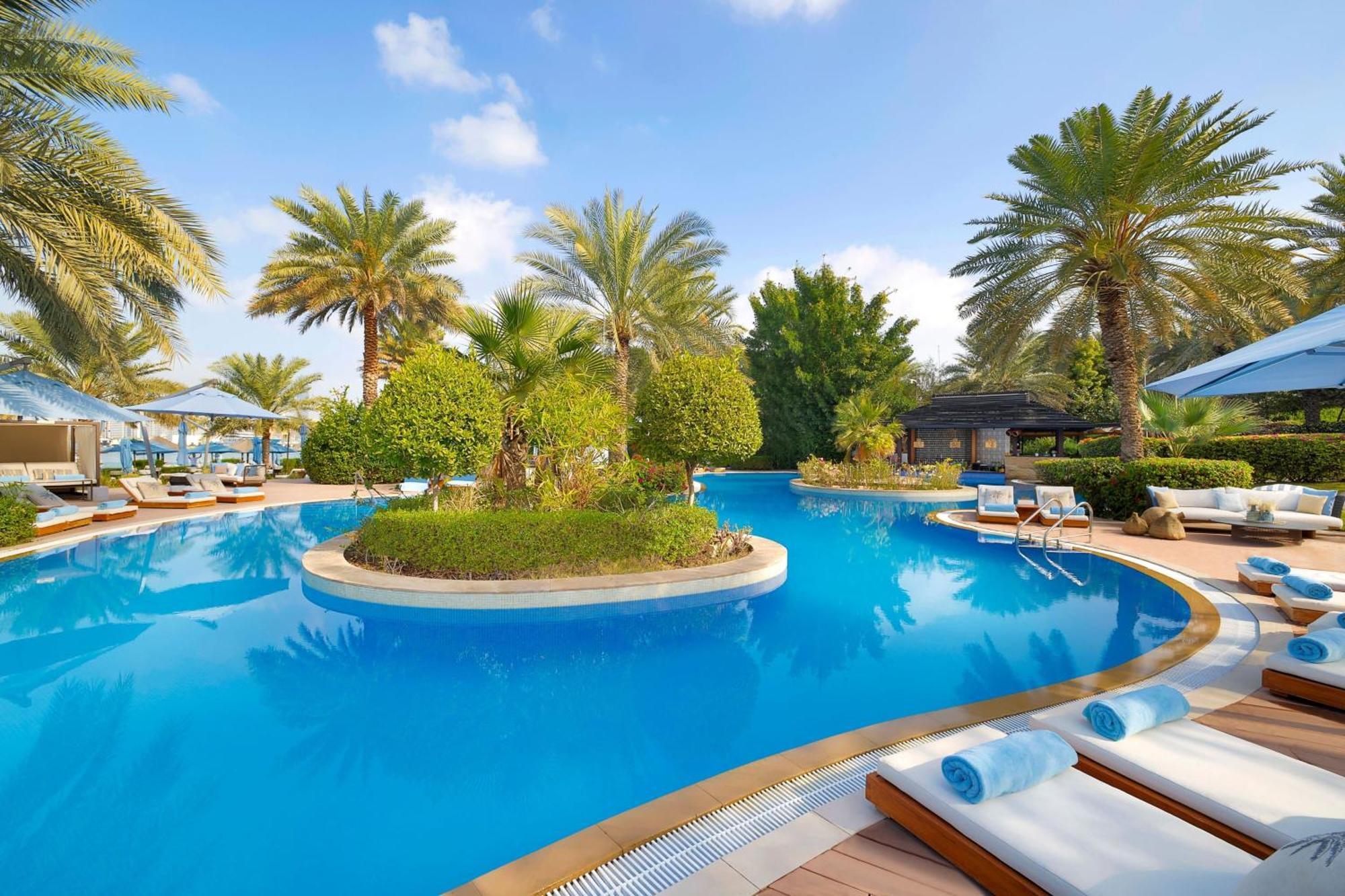 The Westin Dubai Mina Seyahi Beach Resort And Waterpark Exterior photo The swimming pool at the resort