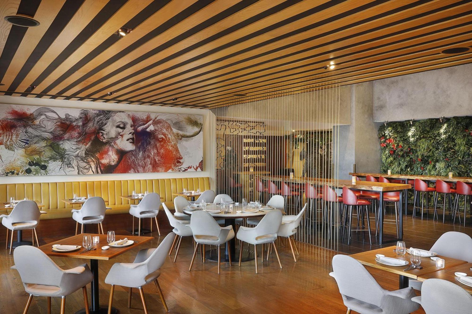 The Westin Dubai Mina Seyahi Beach Resort And Waterpark Exterior photo Interior of the restaurant