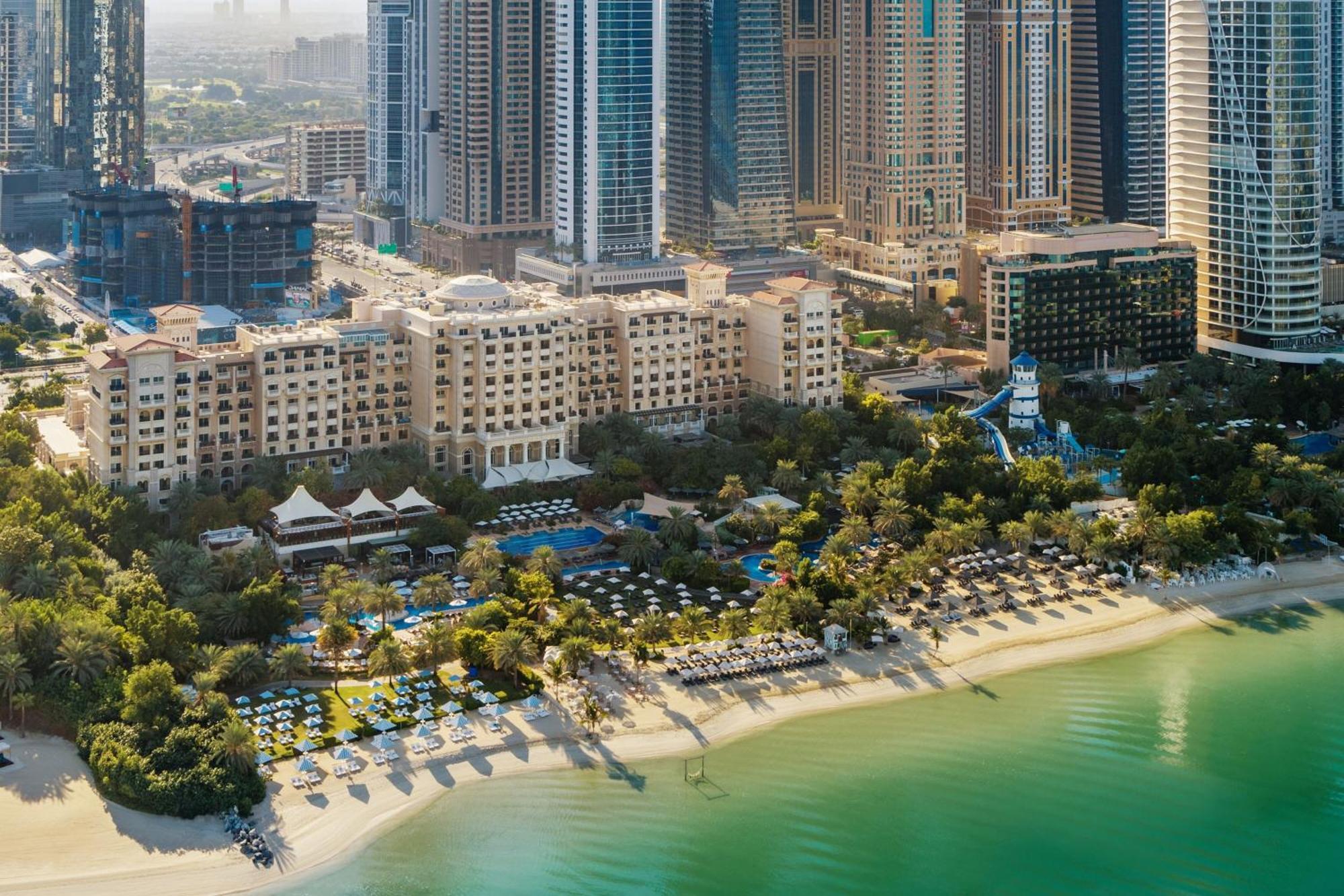 The Westin Dubai Mina Seyahi Beach Resort And Waterpark Exterior photo Aerial view of Jumeirah Beach Hotel