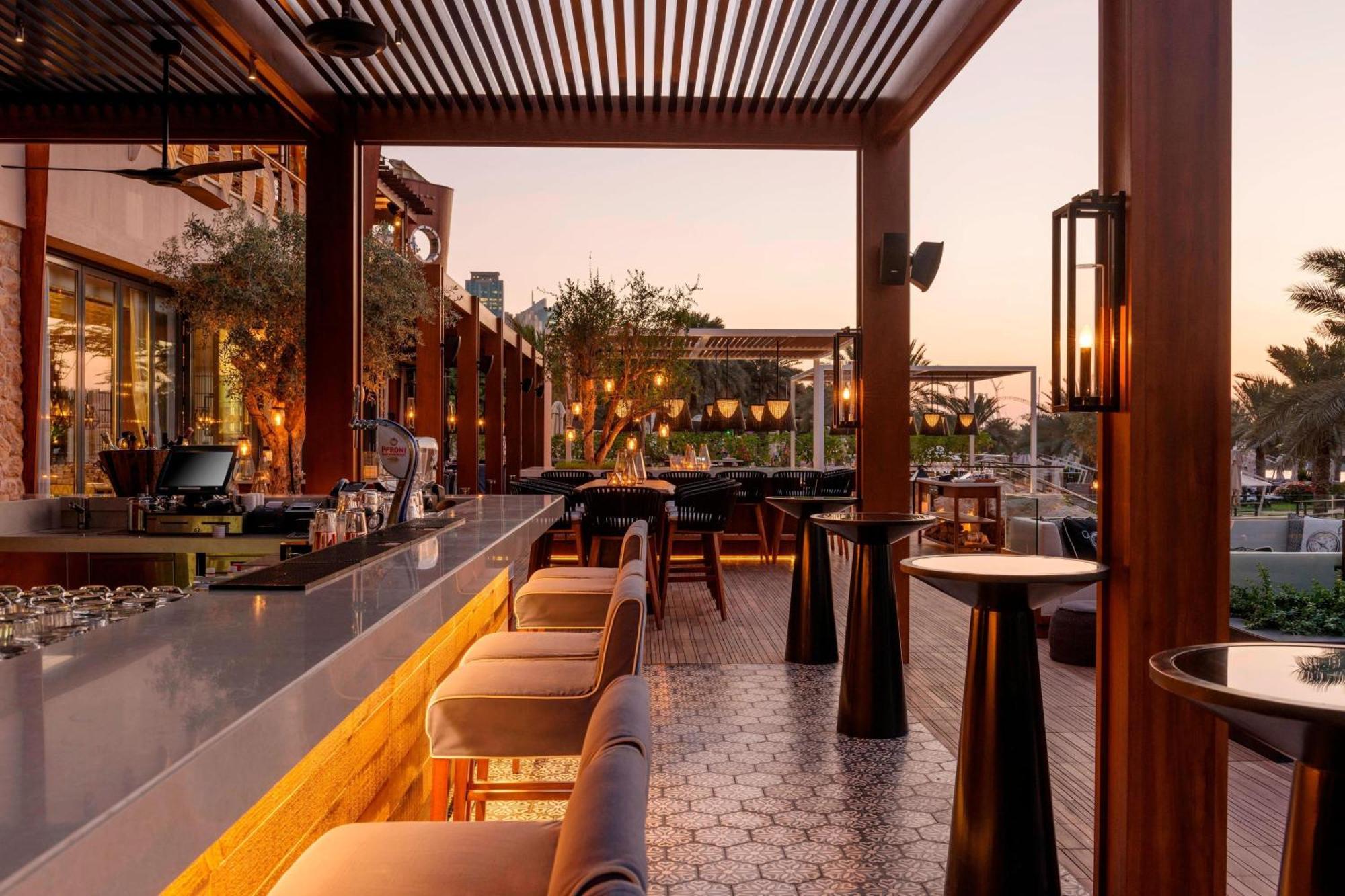 The Westin Dubai Mina Seyahi Beach Resort And Waterpark Exterior photo The Bar