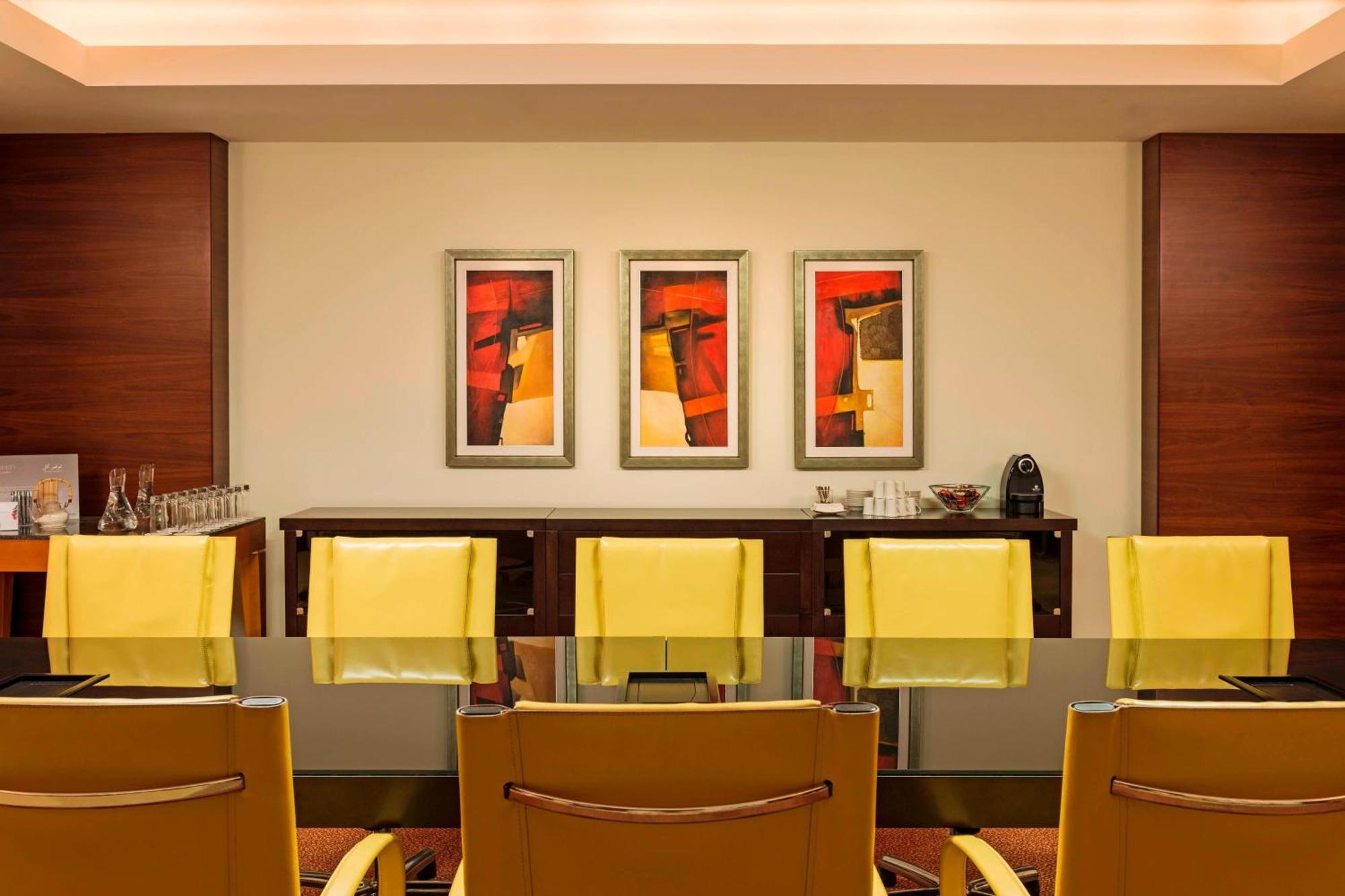 The Westin Dubai Mina Seyahi Beach Resort And Waterpark Exterior photo A meeting room at the Westin Palace, Madrid