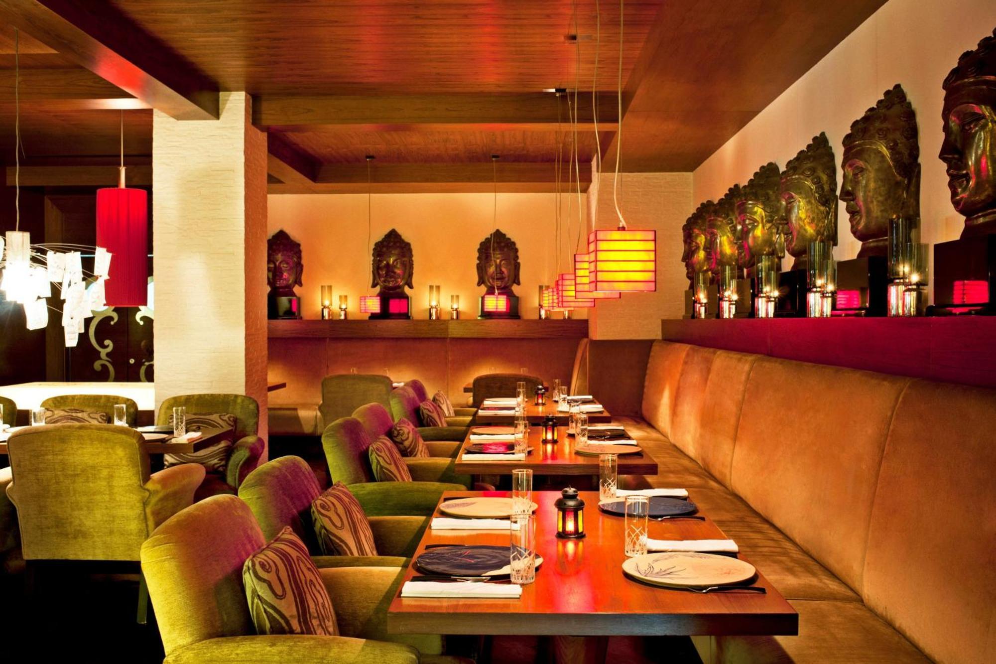 The Westin Dubai Mina Seyahi Beach Resort And Waterpark Exterior photo Interior of the restaurant